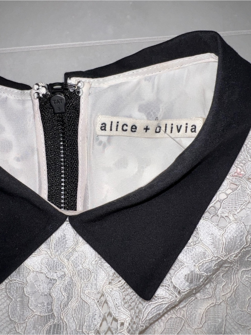 Alice + Olivia Desra  Lace Black Cram Dress Size 4 - Picture 11 of 12